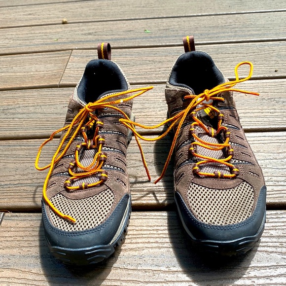 columbia lakeview ii low men's hiking shoes